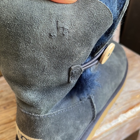 🤍 UGG Australia Bailey Button Boot navy blue shearling size 6 - Picture 9 of 10